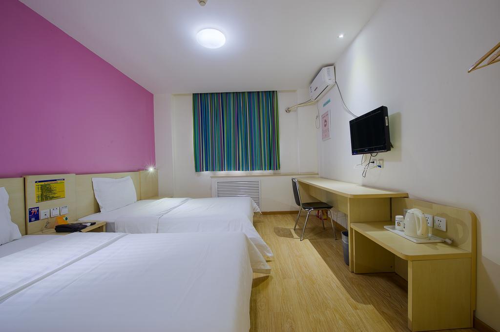 7Days Inn Guangzhou Tianhe Tianpingjia Subway Station Room photo